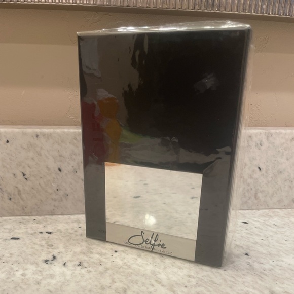Selfie Perfume 3.4 oz‎ - Picture 2 of 4